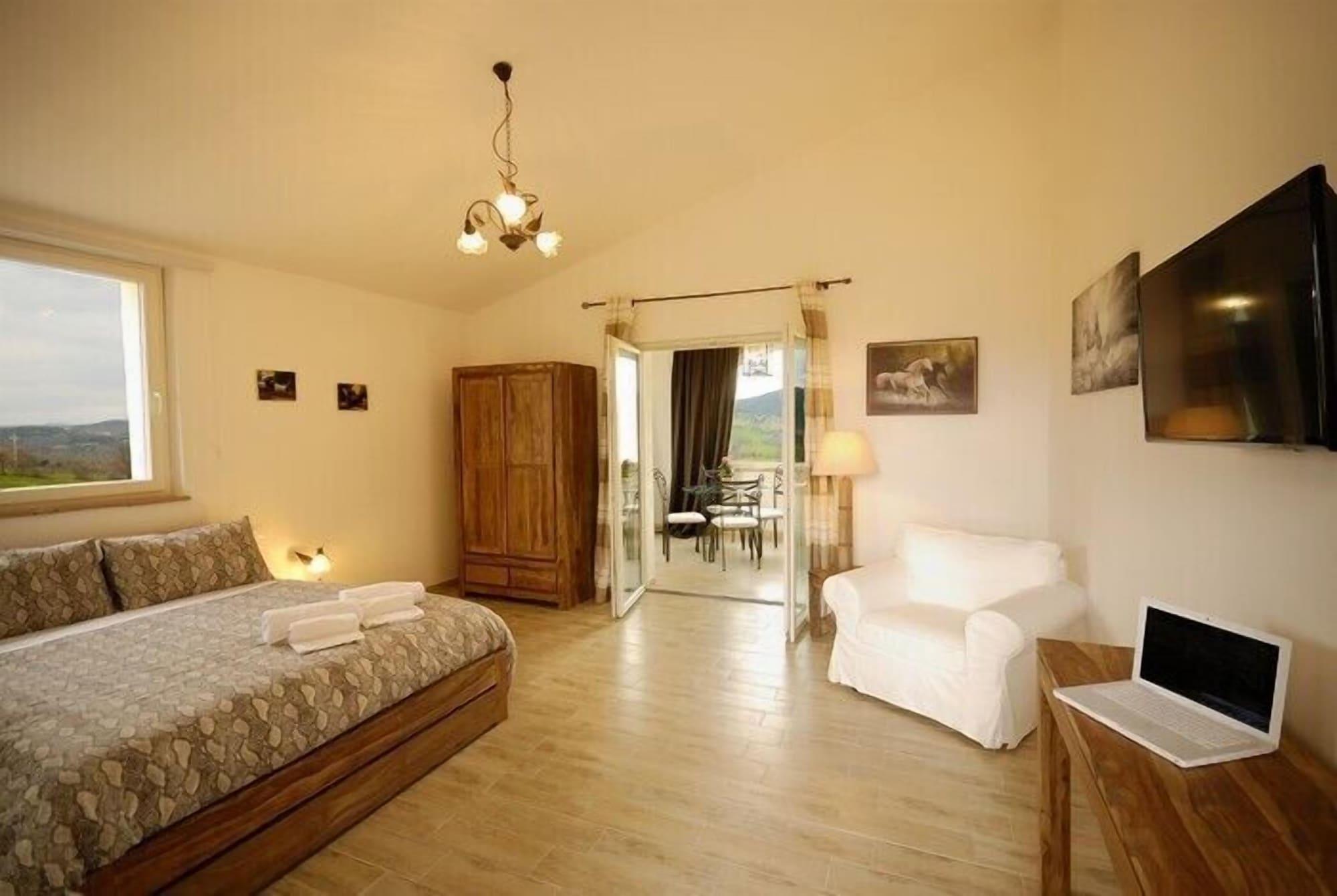 Pietriccio Rosso Hotel La Campigliola ภายนอก รูปภาพ