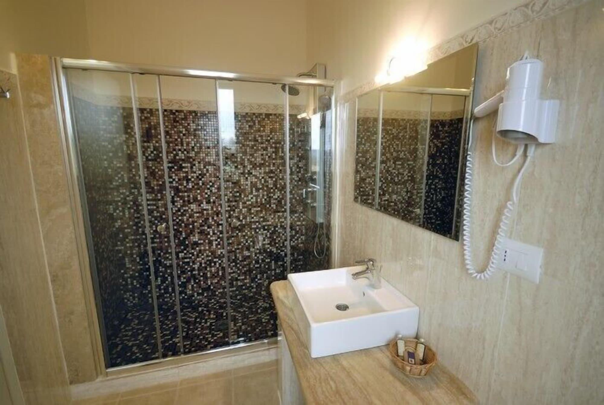 Pietriccio Rosso Hotel La Campigliola ภายนอก รูปภาพ
