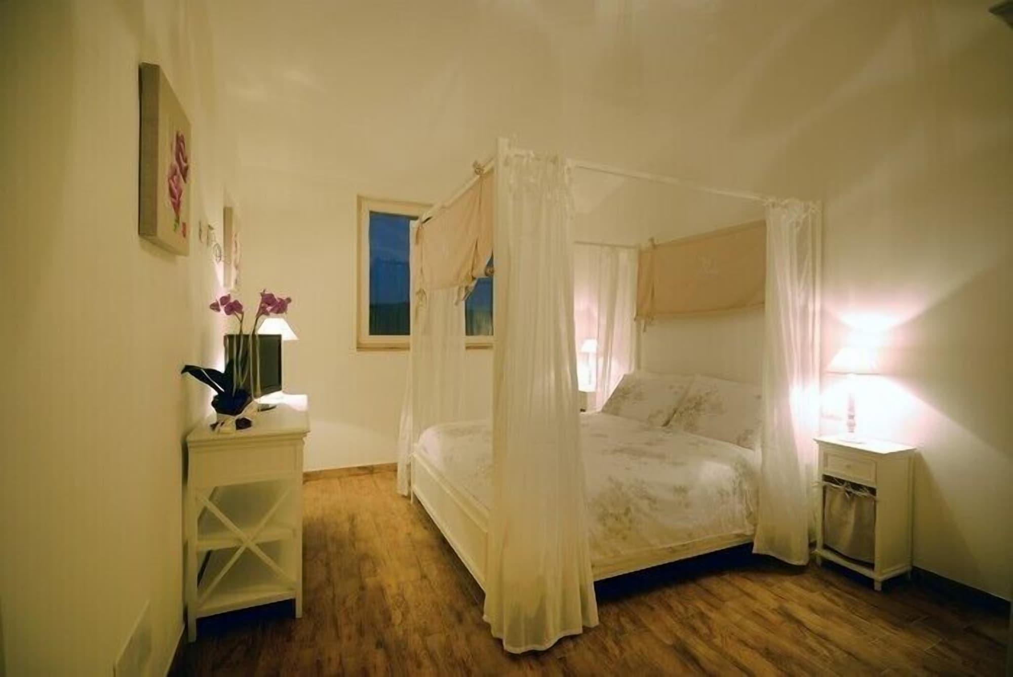 Pietriccio Rosso Hotel La Campigliola ภายนอก รูปภาพ