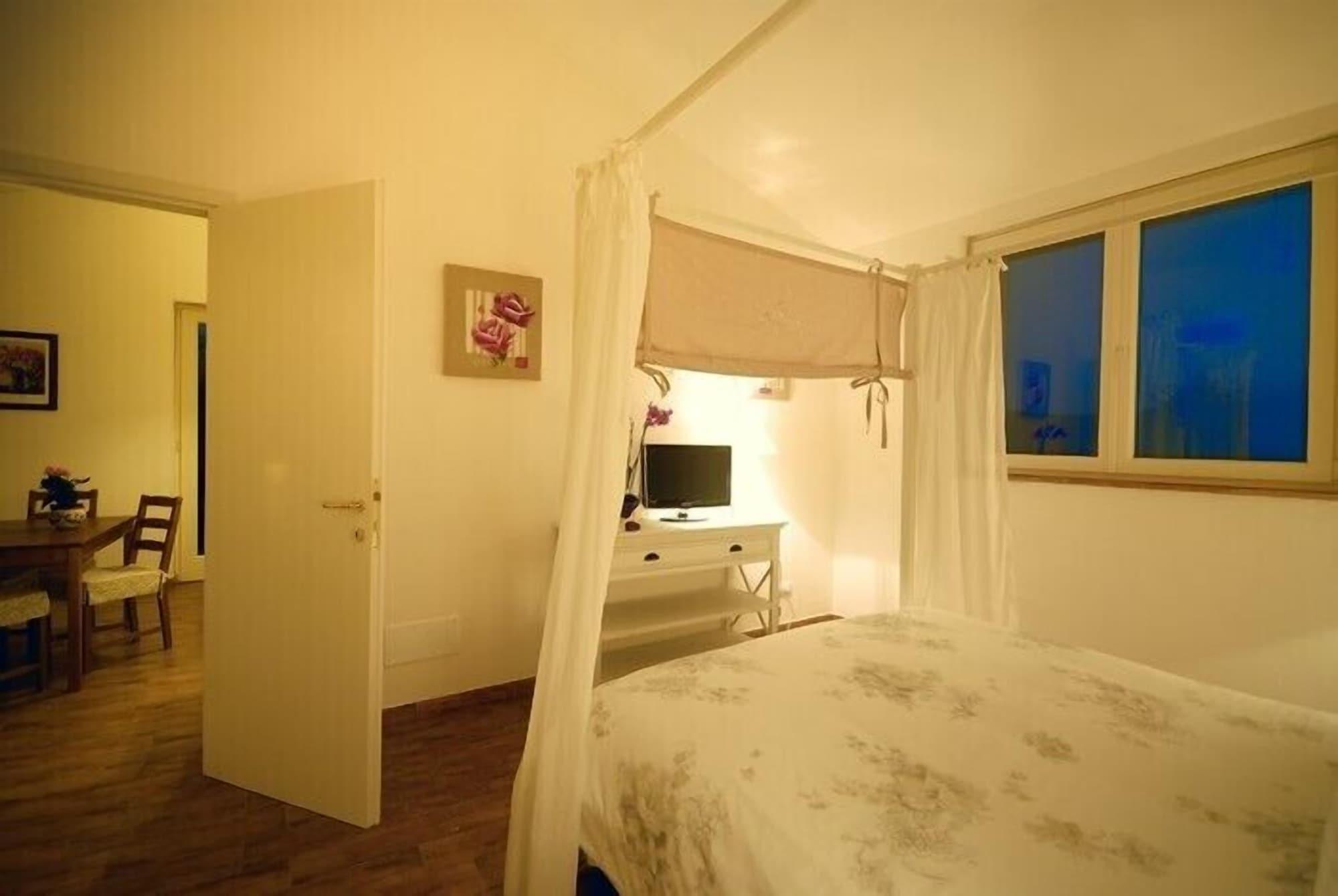 Pietriccio Rosso Hotel La Campigliola ภายนอก รูปภาพ