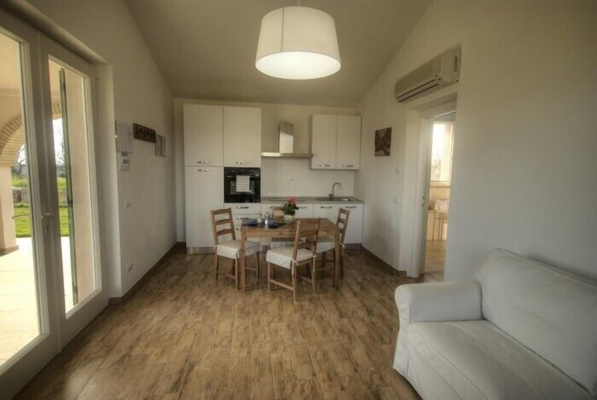 Pietriccio Rosso Hotel La Campigliola ภายนอก รูปภาพ