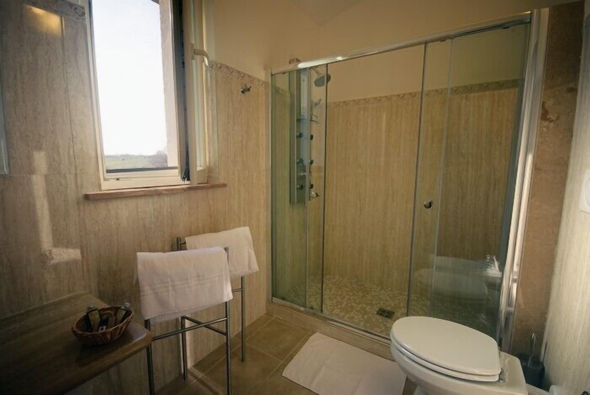 Pietriccio Rosso Hotel La Campigliola ภายนอก รูปภาพ