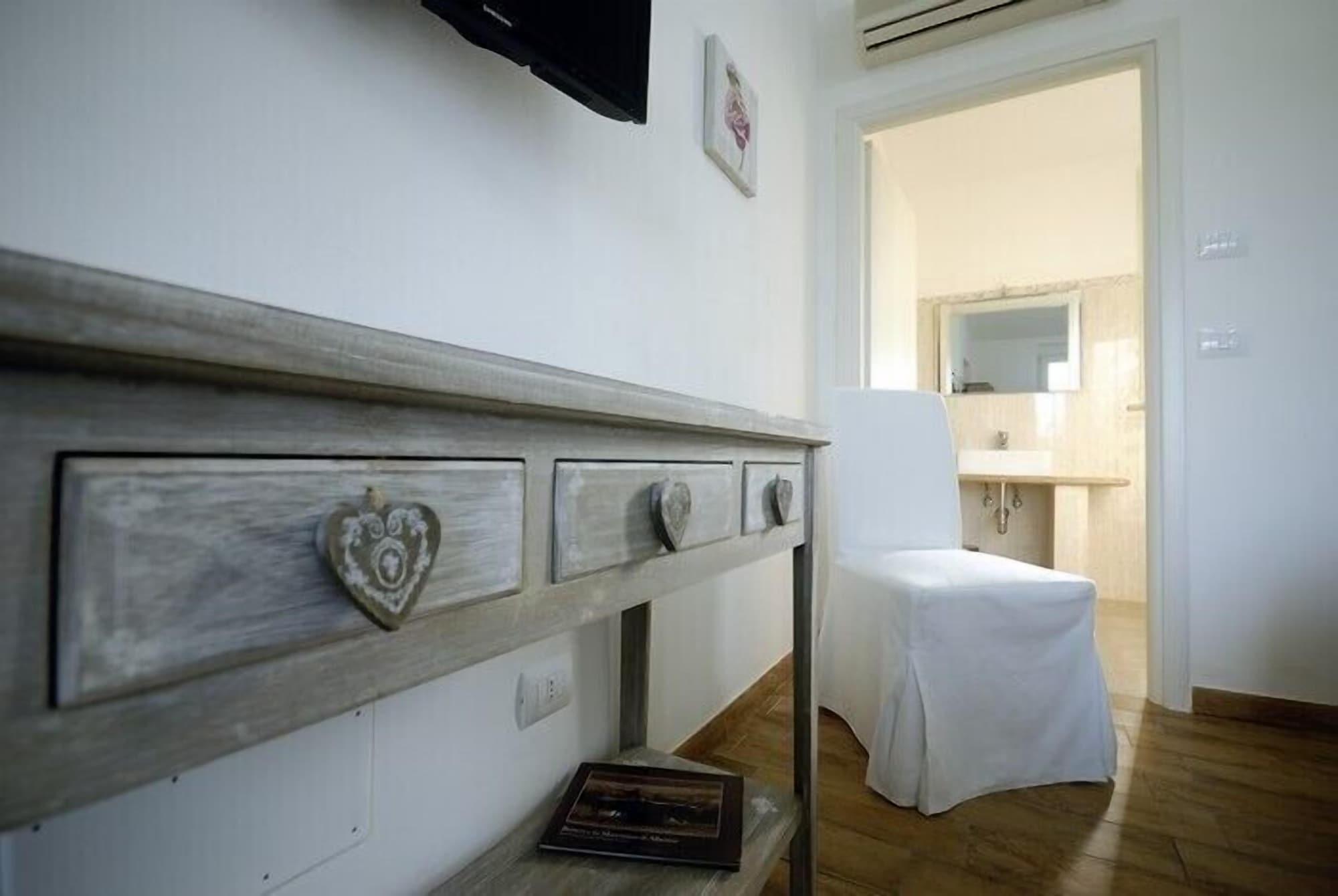 Pietriccio Rosso Hotel La Campigliola ภายนอก รูปภาพ