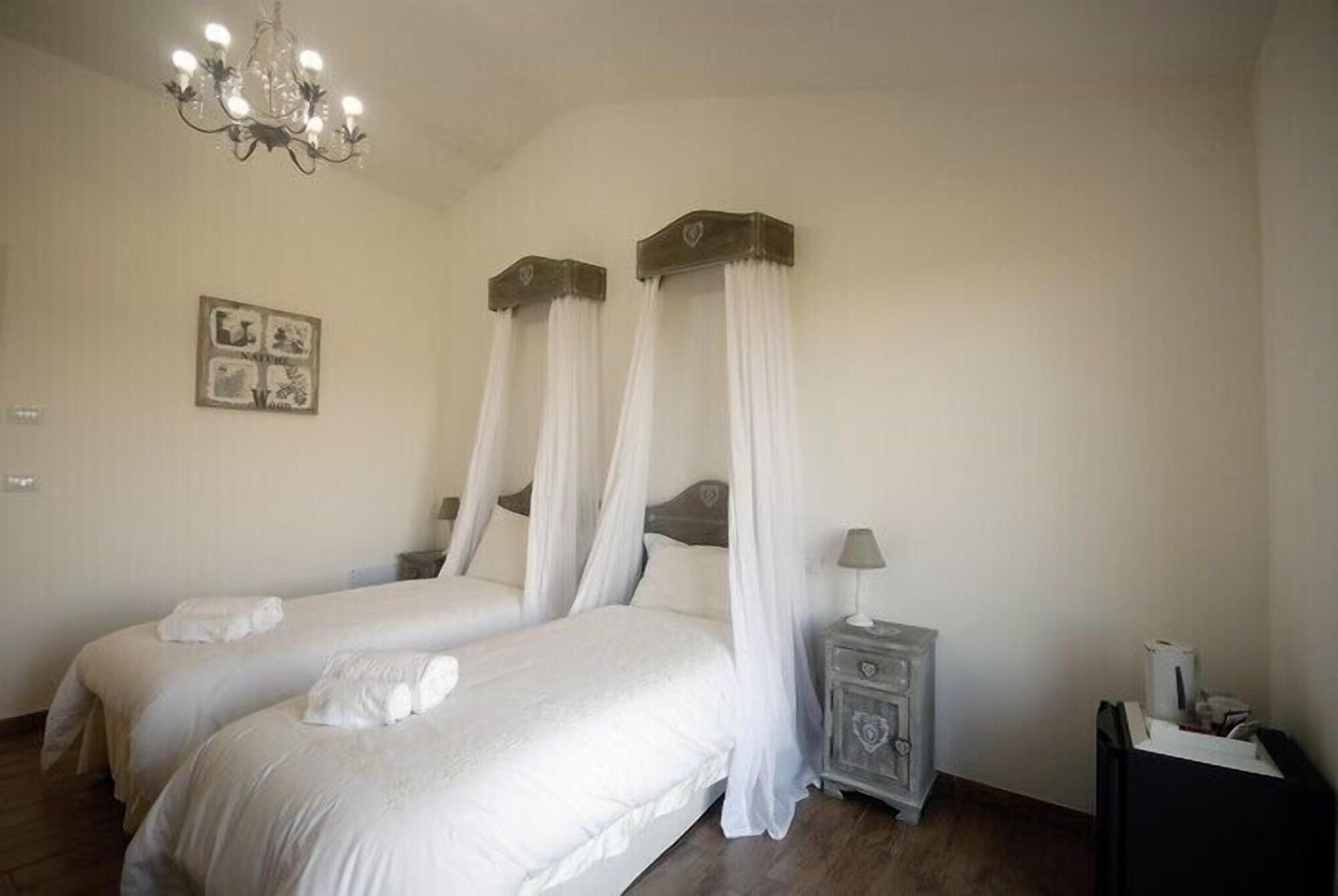 Pietriccio Rosso Hotel La Campigliola ภายนอก รูปภาพ