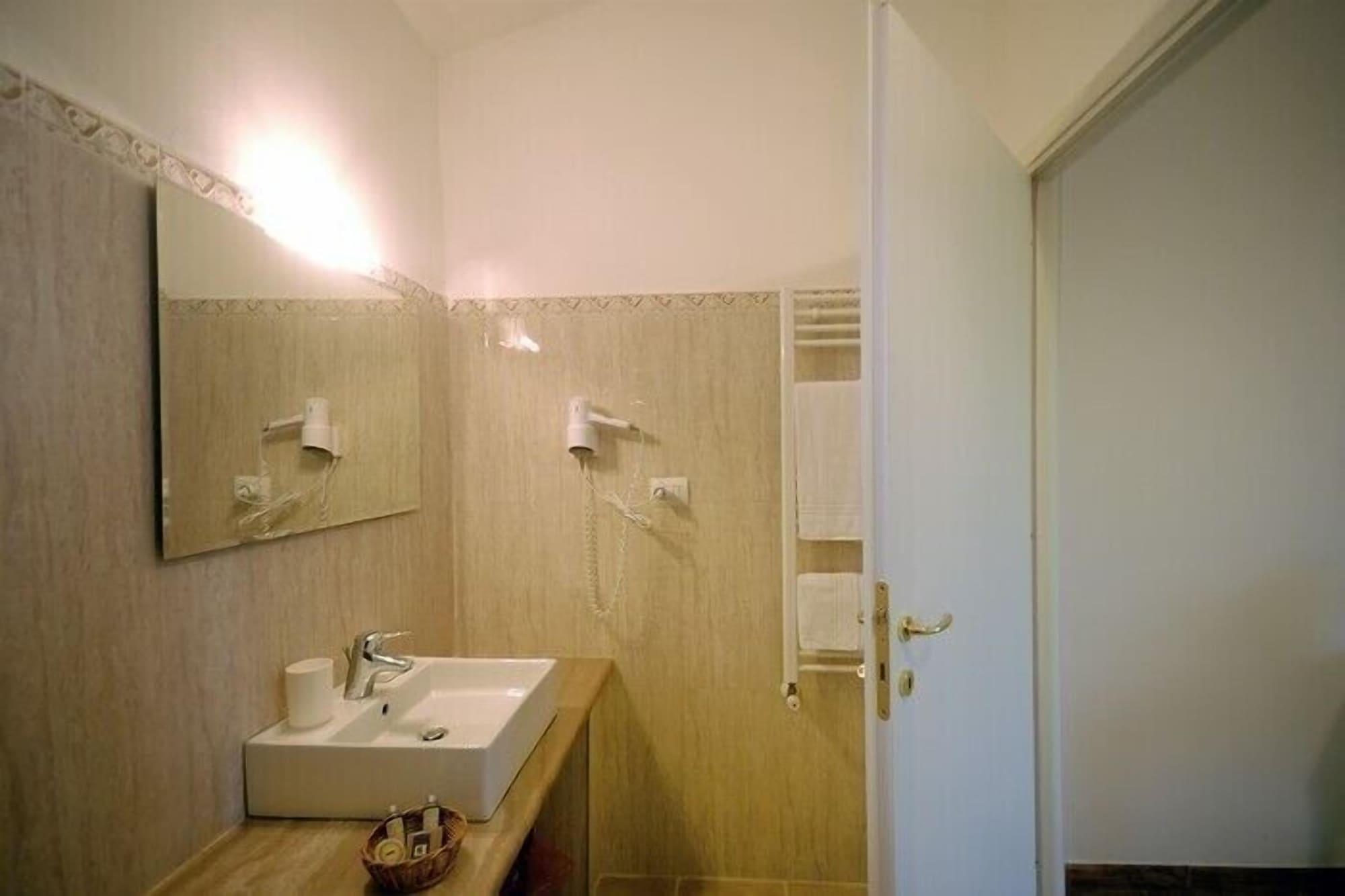 Pietriccio Rosso Hotel La Campigliola ภายนอก รูปภาพ