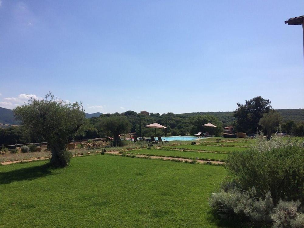 Pietriccio Rosso Hotel La Campigliola ภายนอก รูปภาพ