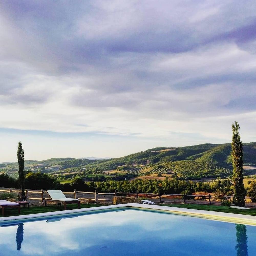 Pietriccio Rosso Hotel La Campigliola ภายนอก รูปภาพ