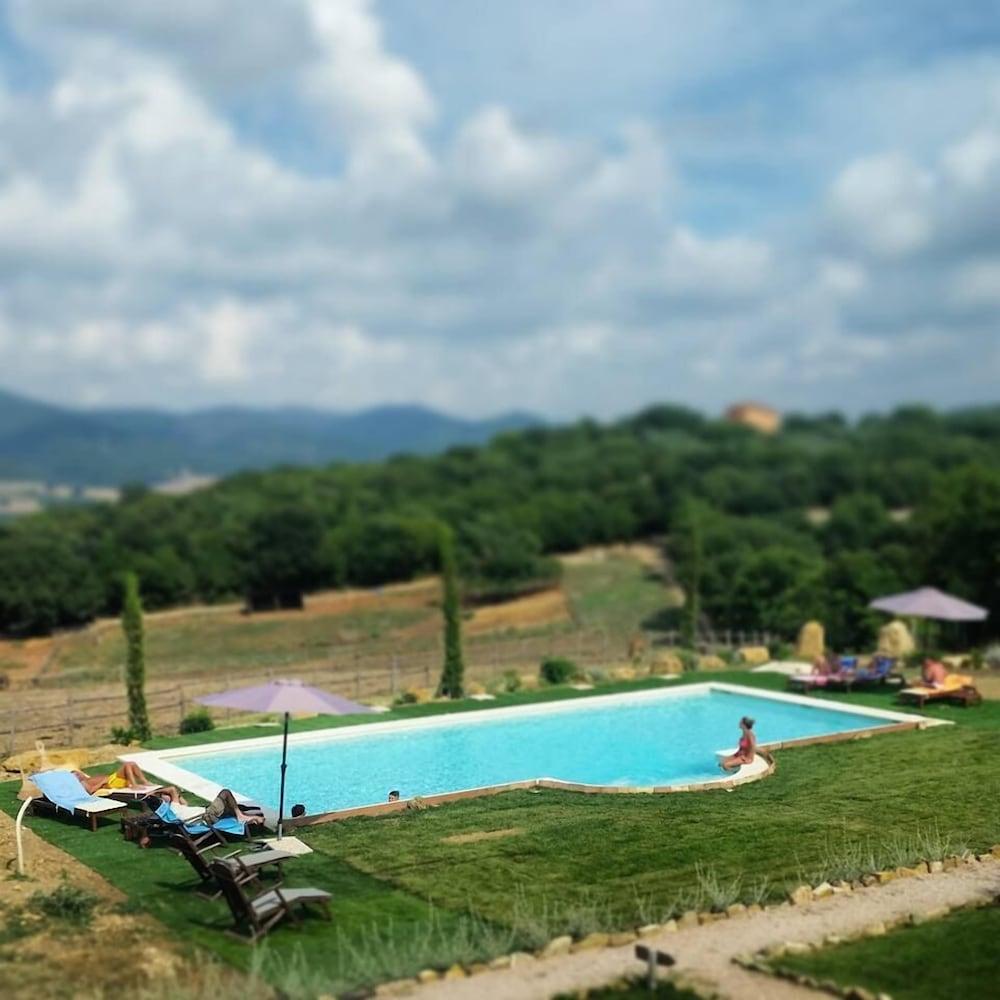 Pietriccio Rosso Hotel La Campigliola ภายนอก รูปภาพ