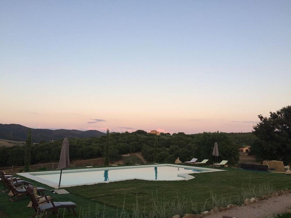 Pietriccio Rosso Hotel La Campigliola ภายนอก รูปภาพ